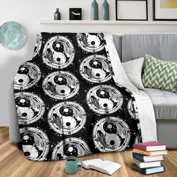 Yin Yang Koi Fish Black And White Fleece Blanket - Image 3